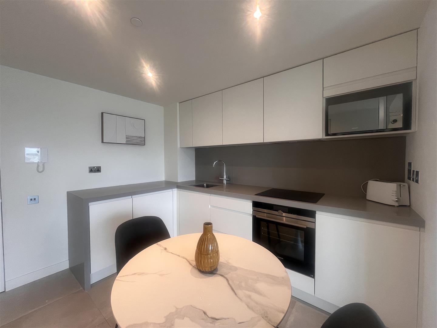  Image of Apartment - 1 Bathrooms for Rental in EuroCity-Gibraltar, Image 8